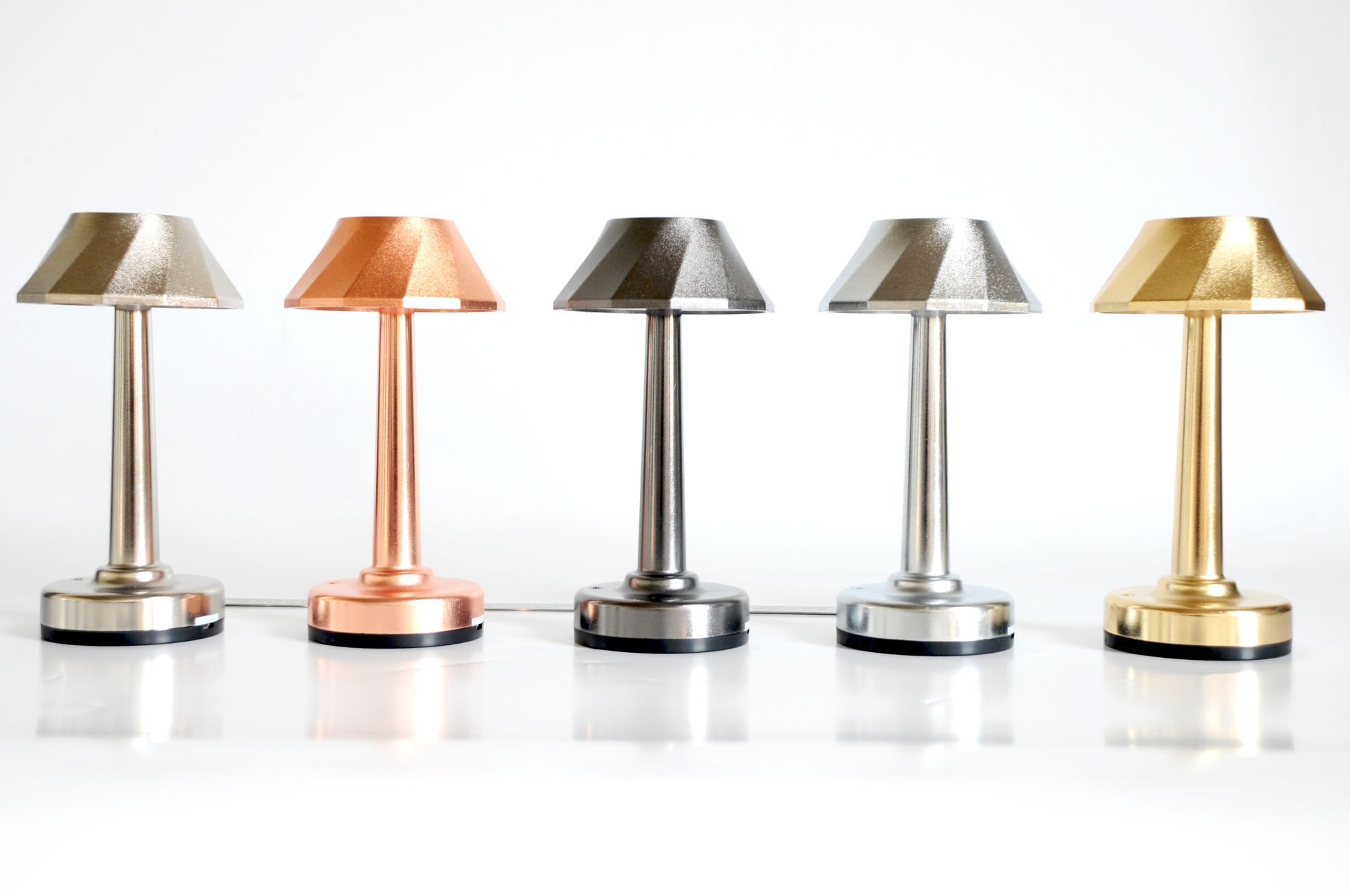 Lalumi Lamba PRO Kablosuz Şarjlı Pilli Masa Lambası Metalik Lucio 2x2000mAh